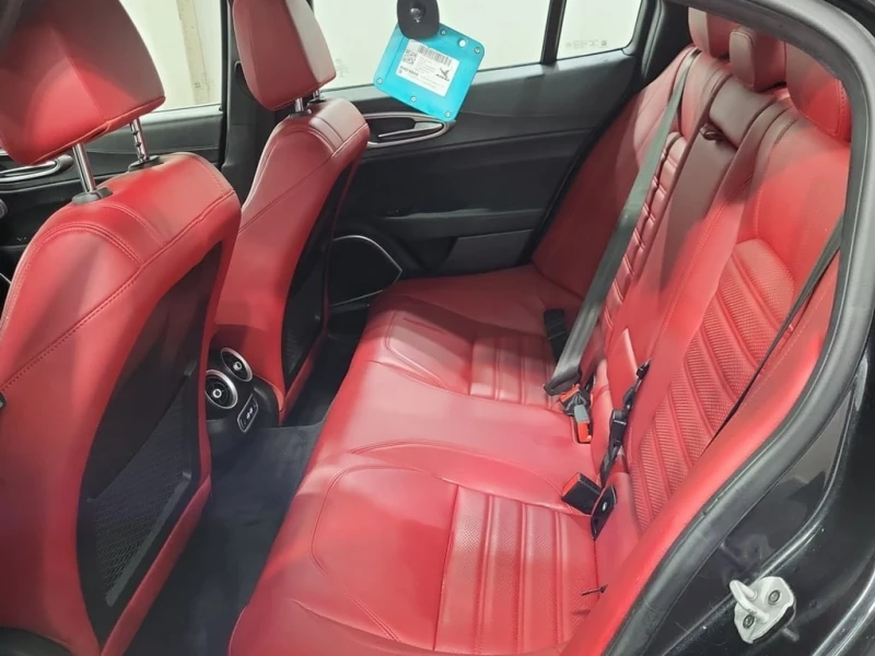 Alfa Romeo Giulia * VELOCE * CARFAX * БЕЗ ПЪРВОНАЧАЛНА ВНОСКА, снимка 12 - Автомобили и джипове - 53094370