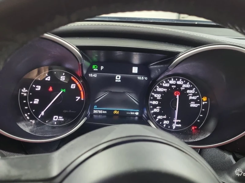 Alfa Romeo Giulia * VELOCE * CARFAX * БЕЗ ПЪРВОНАЧАЛНА ВНОСКА, снимка 10 - Автомобили и джипове - 53094370