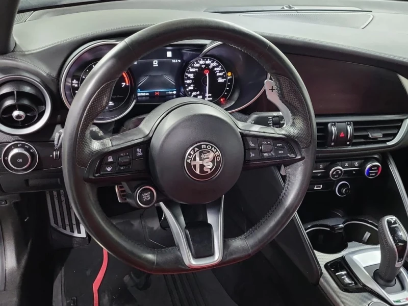 Alfa Romeo Giulia * VELOCE * CARFAX * БЕЗ ПЪРВОНАЧАЛНА ВНОСКА, снимка 11 - Автомобили и джипове - 53094370