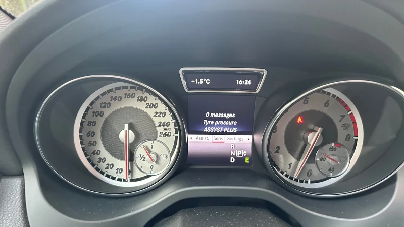 Mercedes-Benz CLA 180 AMG, снимка 7 - Автомобили и джипове - 53134829