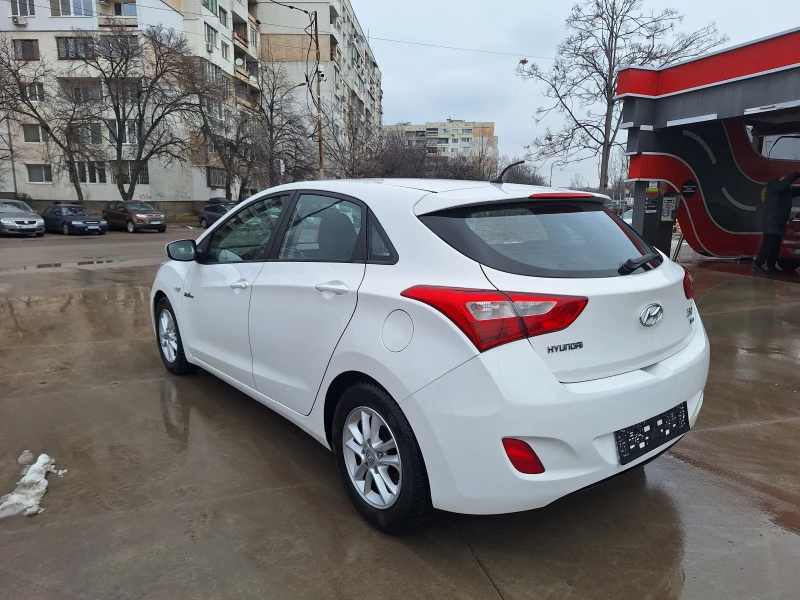 Hyundai I30 1.6 i TOП СЪСТОЯНИЕ, снимка 6 - Автомобили и джипове - 53285851