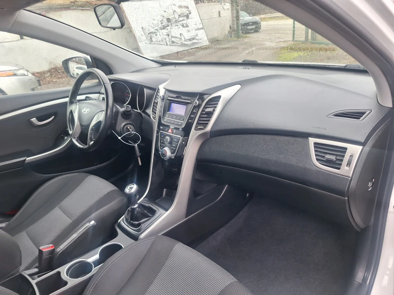 Hyundai I30 1.6 i TOП СЪСТОЯНИЕ, снимка 12 - Автомобили и джипове - 53285851