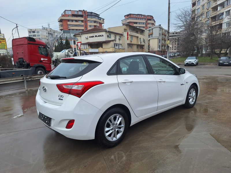 Hyundai I30 1.6 i TOП СЪСТОЯНИЕ, снимка 4 - Автомобили и джипове - 53285851