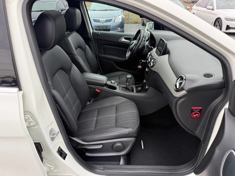Mercedes-Benz B 200 CDI (136hp) LED/Панорама/Кожа/Navi/EU 5B/227 000km, снимка 13 - Автомобили и джипове - 53564944
