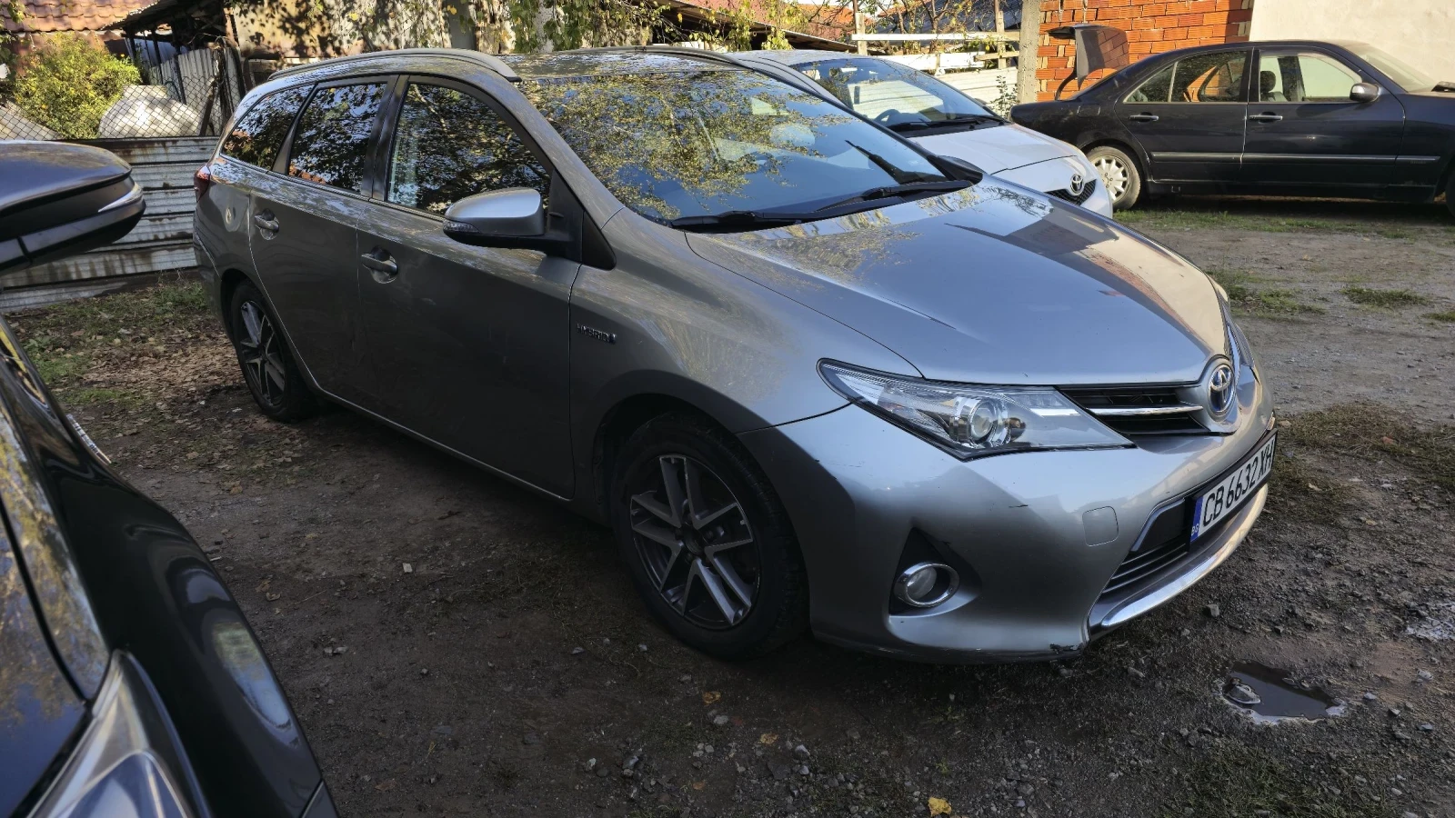 Toyota Auris 1.8i hibrid с ГАЗ - изображение 3