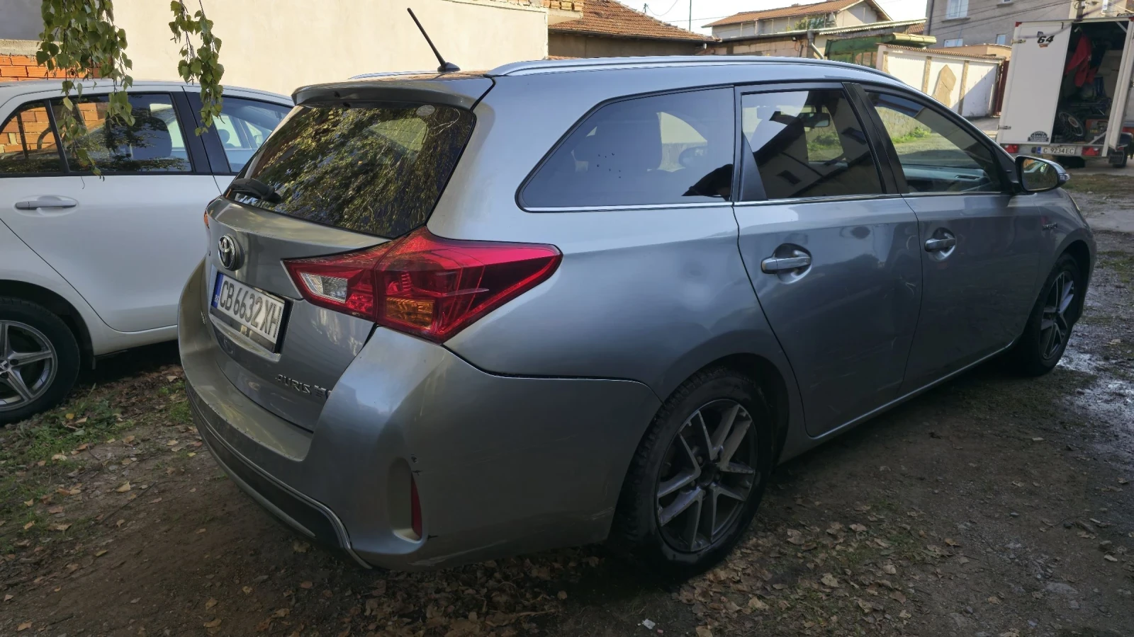 Toyota Auris 1.8i hibrid с ГАЗ - изображение 4