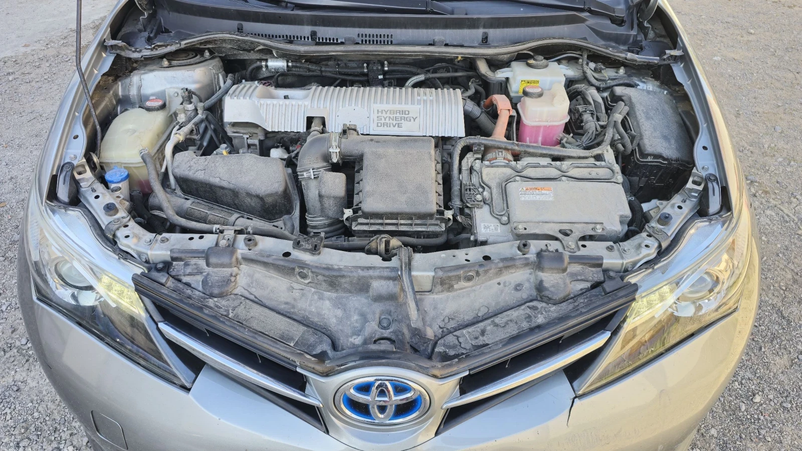 Toyota Auris 1.8i hibrid   | Mobile.bg   17