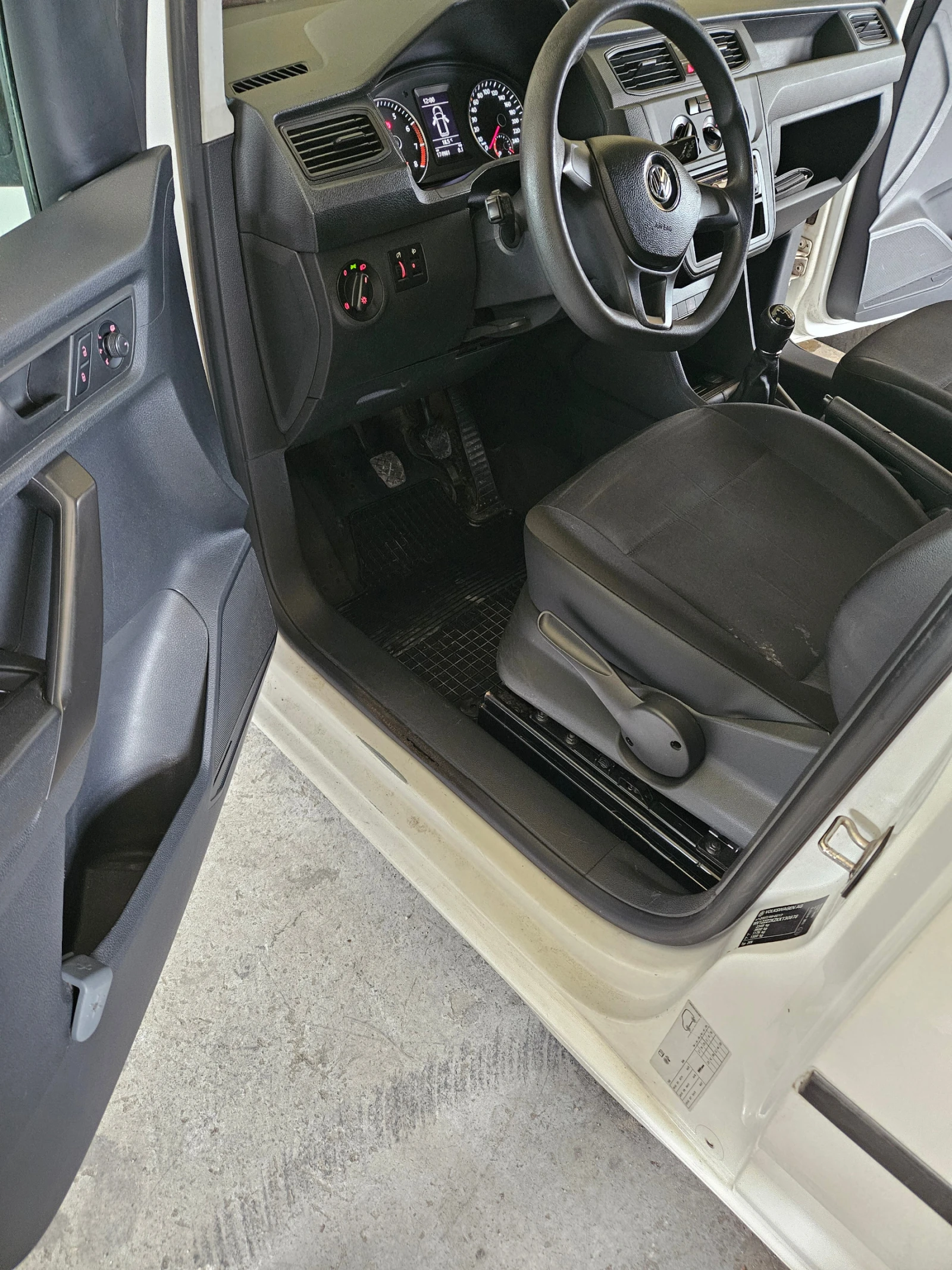 VW Caddy Caddy Maxi 1.4 TGI  | Mobile.bg — изображение 11