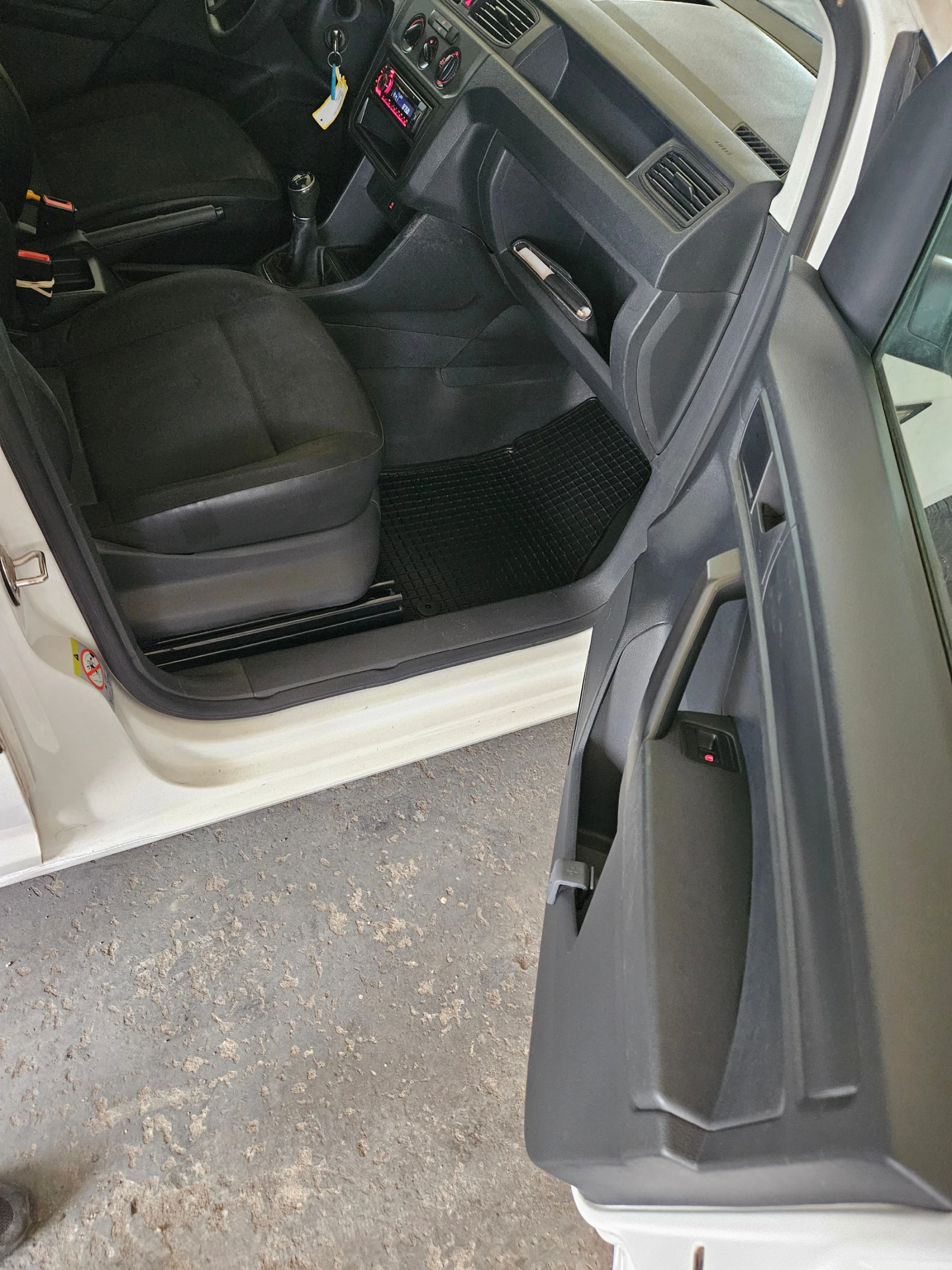 VW Caddy Caddy Maxi 1.4 TGI  | Mobile.bg — изображение 13