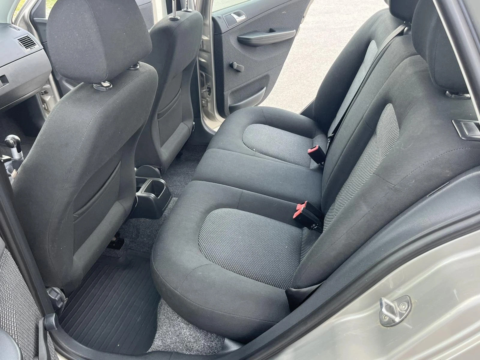 Skoda Fabia 1.2I 64кс. 118 000км EURO 4 КЛИМАТИК - изображение 9