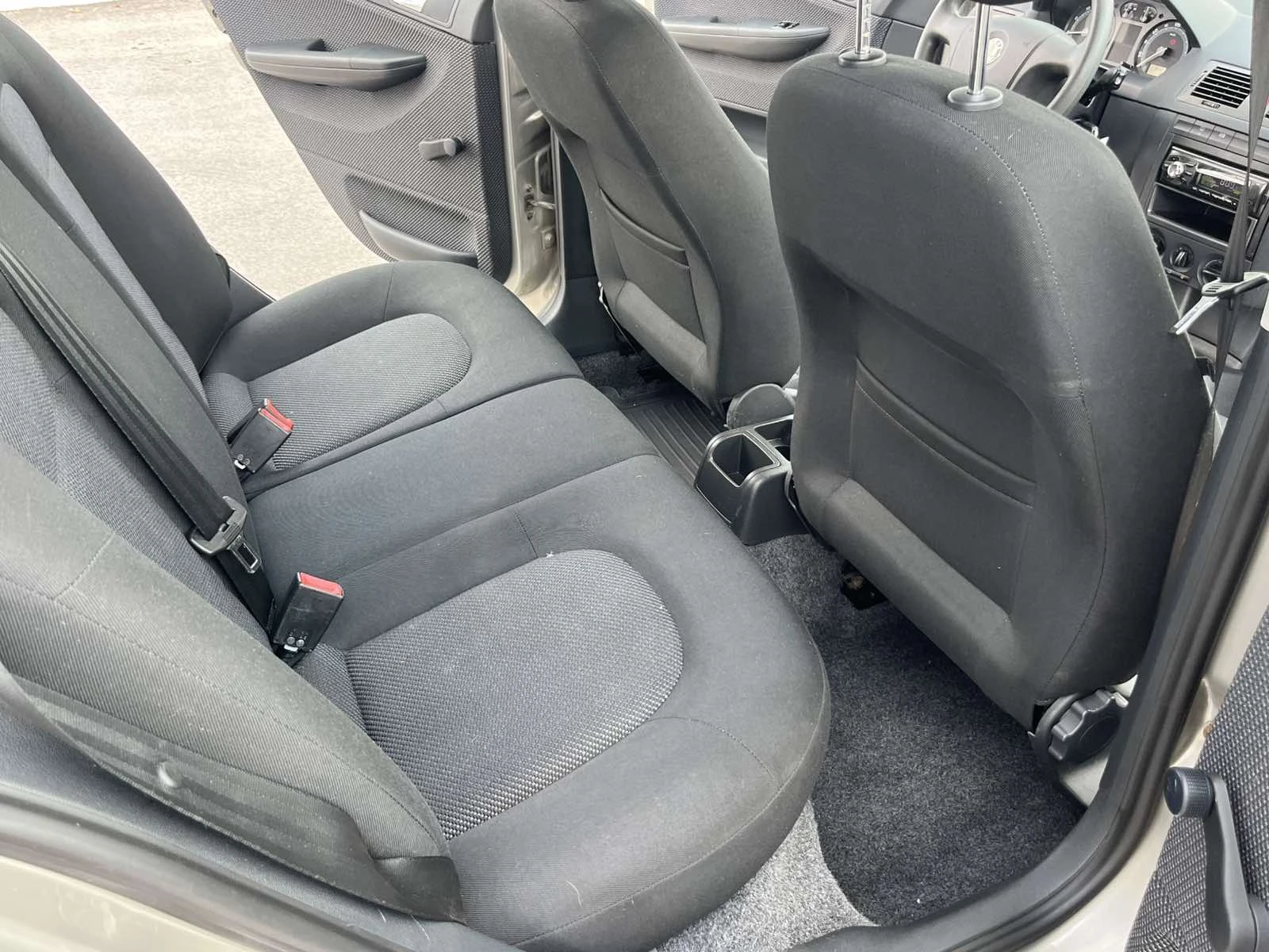 Skoda Fabia 1.2I 64кс. 118 000км EURO 4 КЛИМАТИК - изображение 10