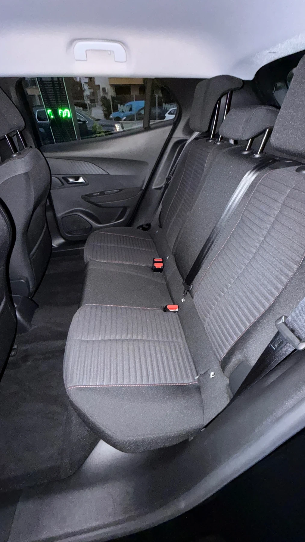 Peugeot 2008 1.2i EAT8 | Mobile.bg   11