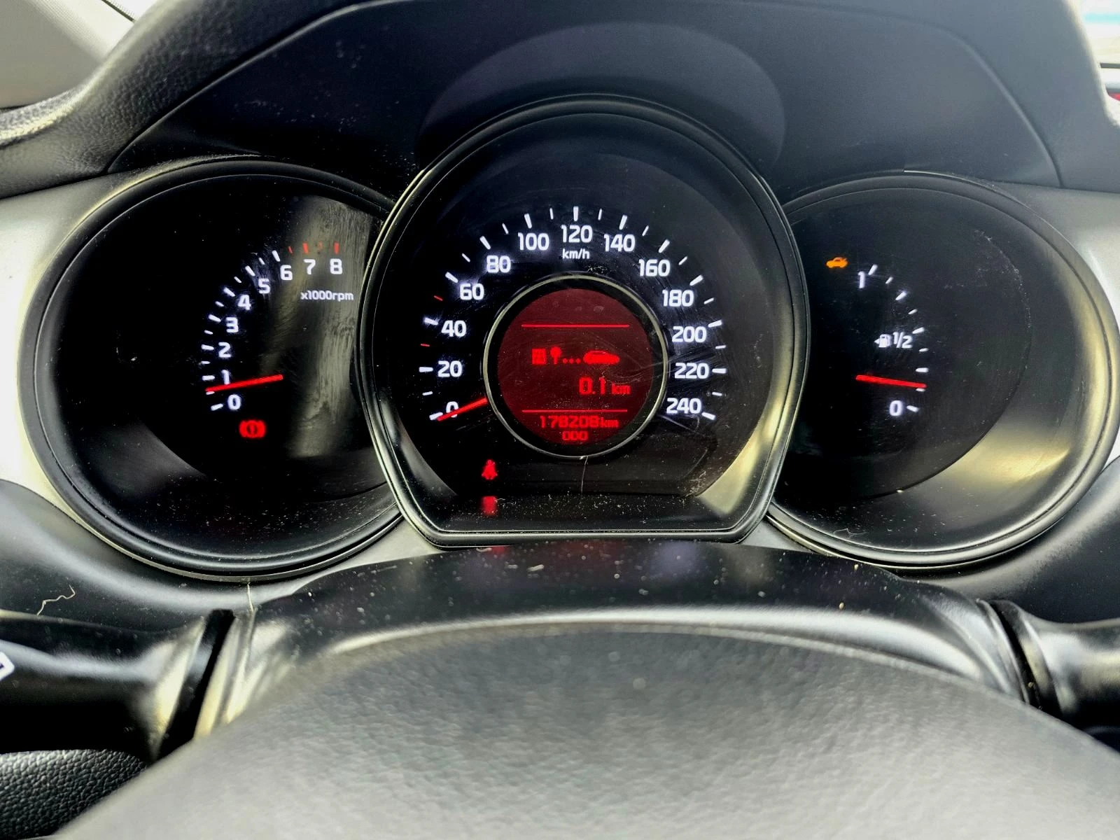 Kia Ceed КОЛЕДНА ПРОМОЦИЯ/KATO НОВ/1.6i/135hp - изображение 10