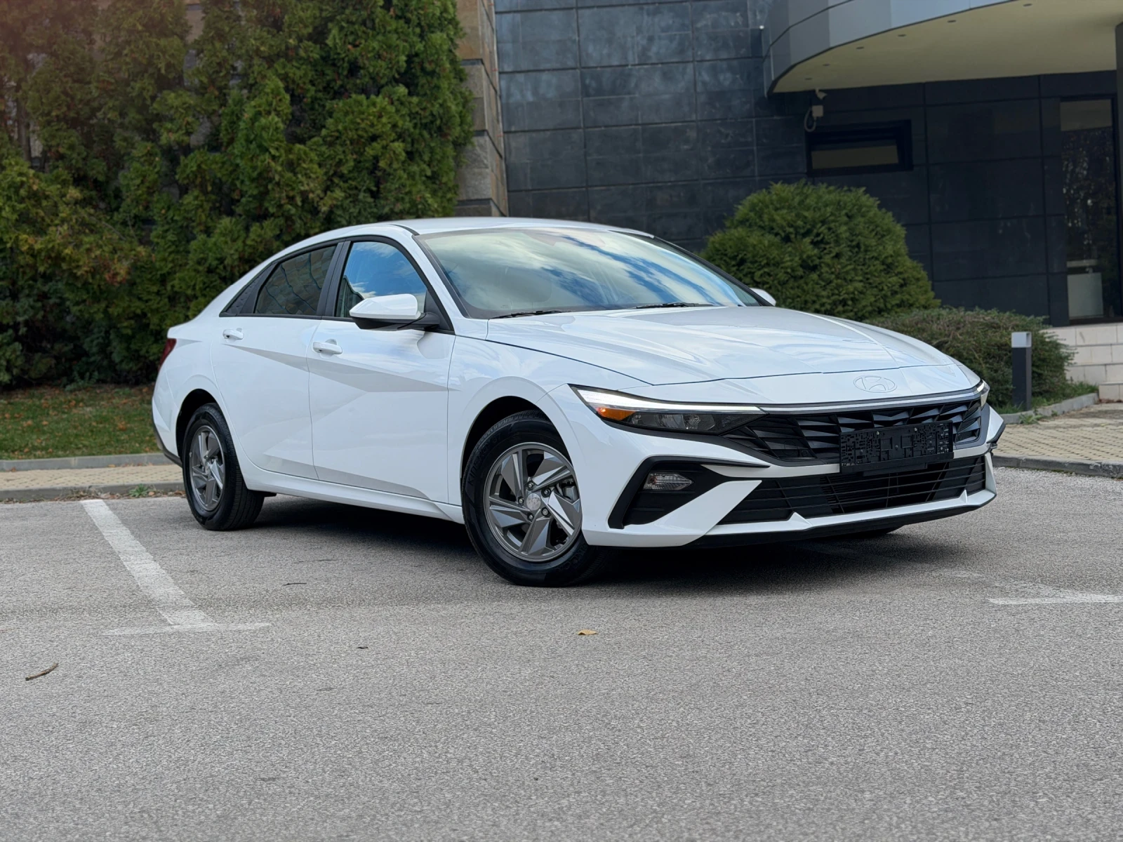 Hyundai Elantra | Mobile.bg   1