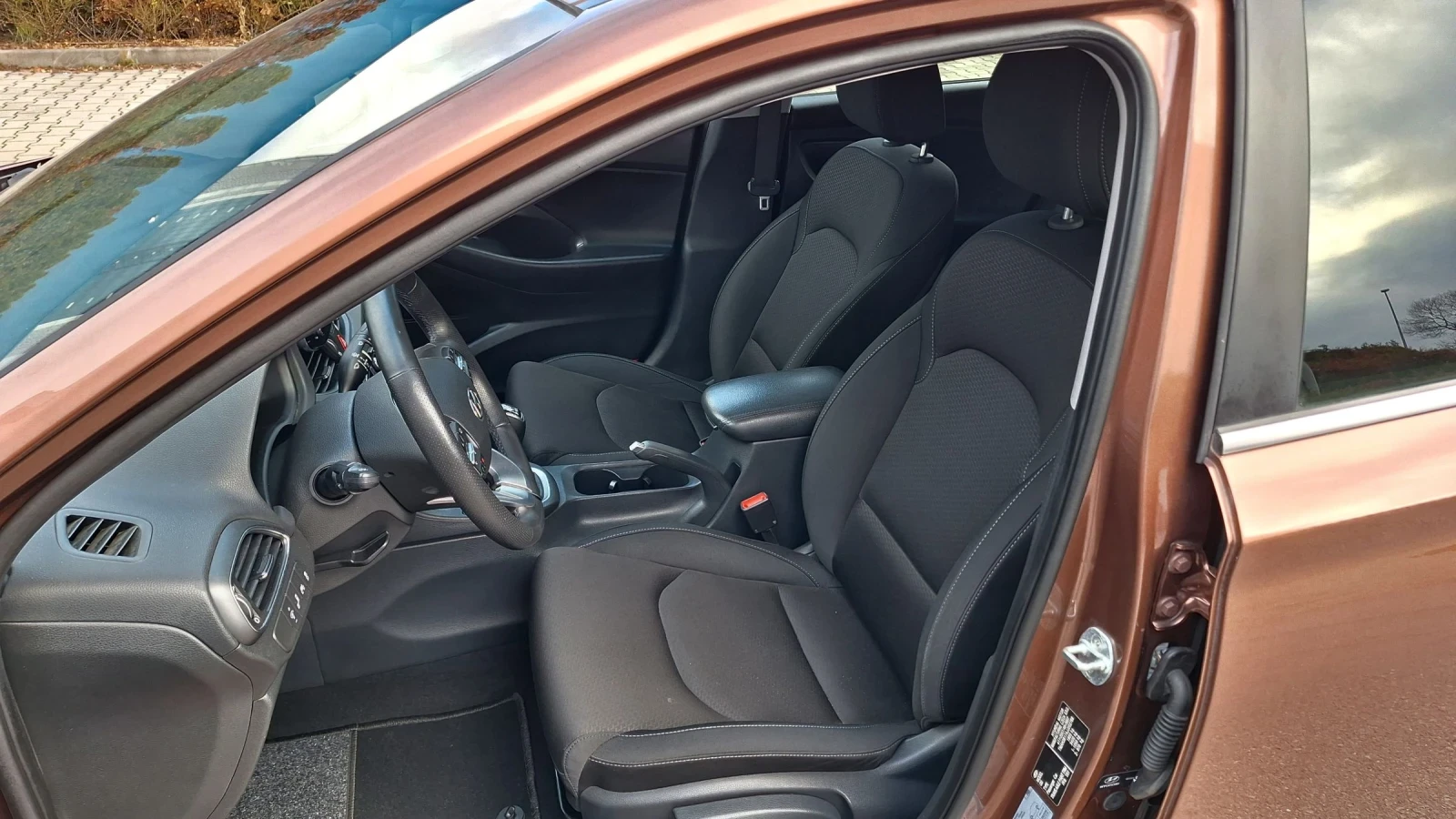 Hyundai I30 1.6-110кс. ВСИЧКИ ЕКСТРИ - изображение 7