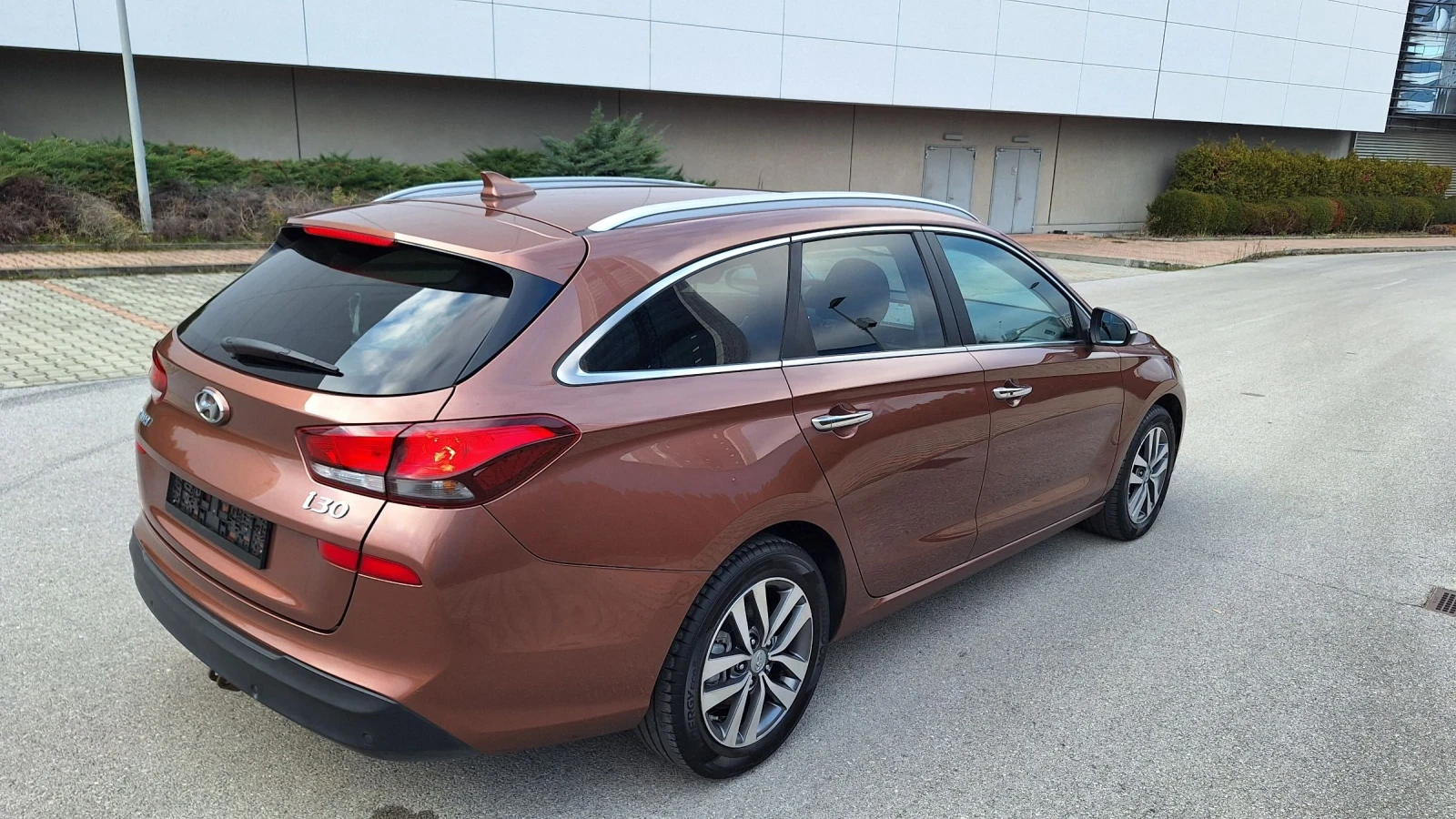 Hyundai I30 1.6-110кс. ВСИЧКИ ЕКСТРИ - изображение 3