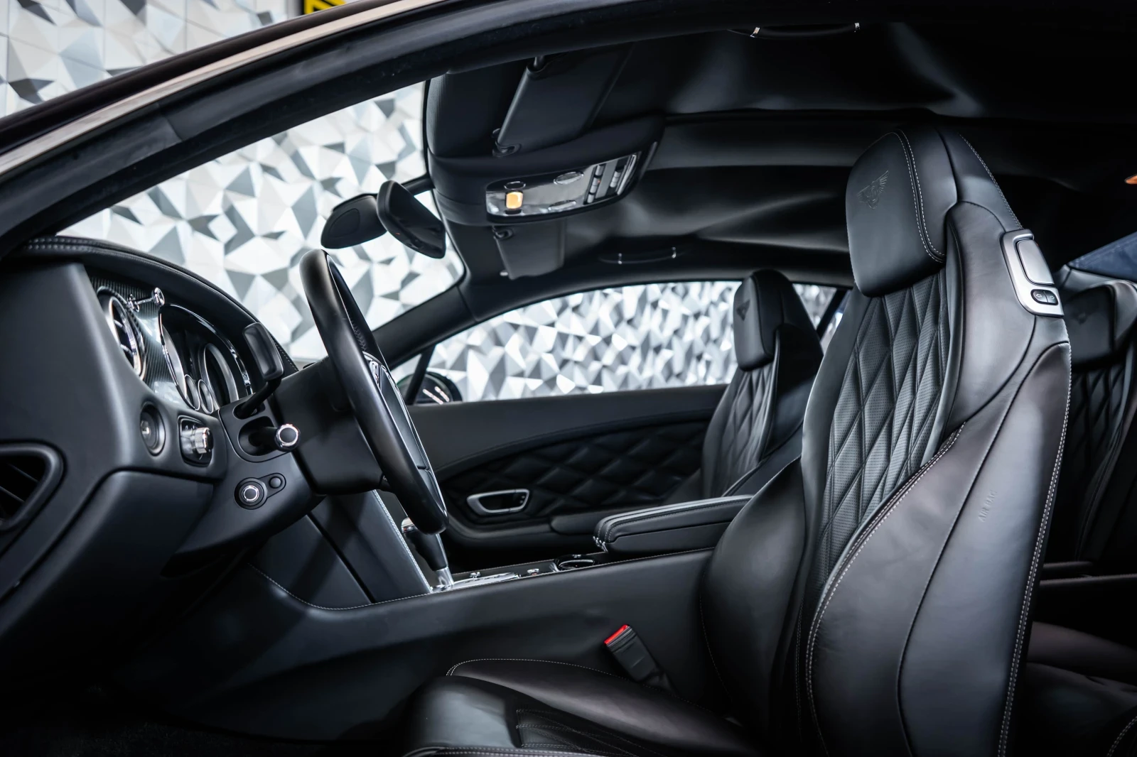 Bentley Continental gt V8 Mulliner Keyless* Soft-Close* Massage*  - изображение 8