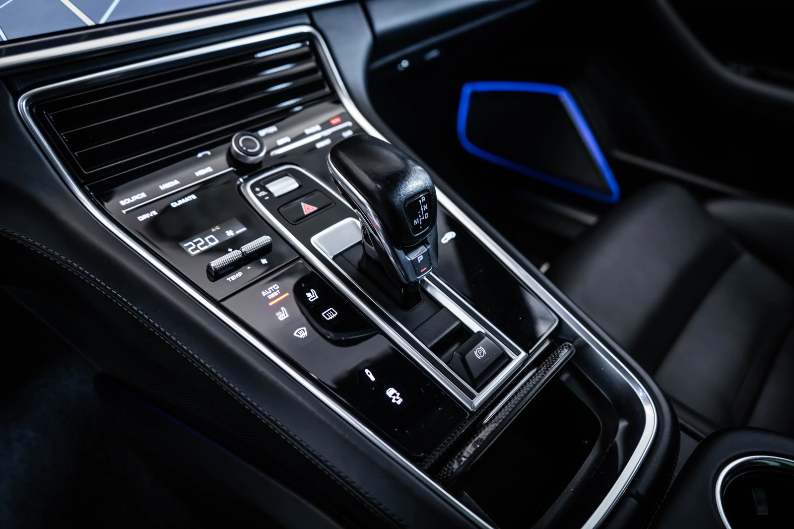 Porsche Panamera Turbo* Ceramic* Carbon* Burm3D* SportChro* PDLS* P, снимка 9 - Автомобили и джипове - 53958071