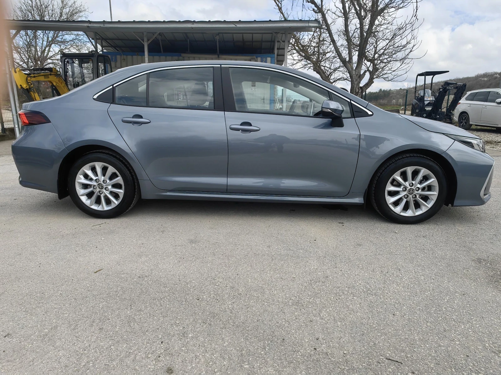 Toyota Corolla 1.5T/EXECUTIVE/ГАРАНЦИОННА ДО 2033г , снимка 6 - Автомобили и джипове - 54159293