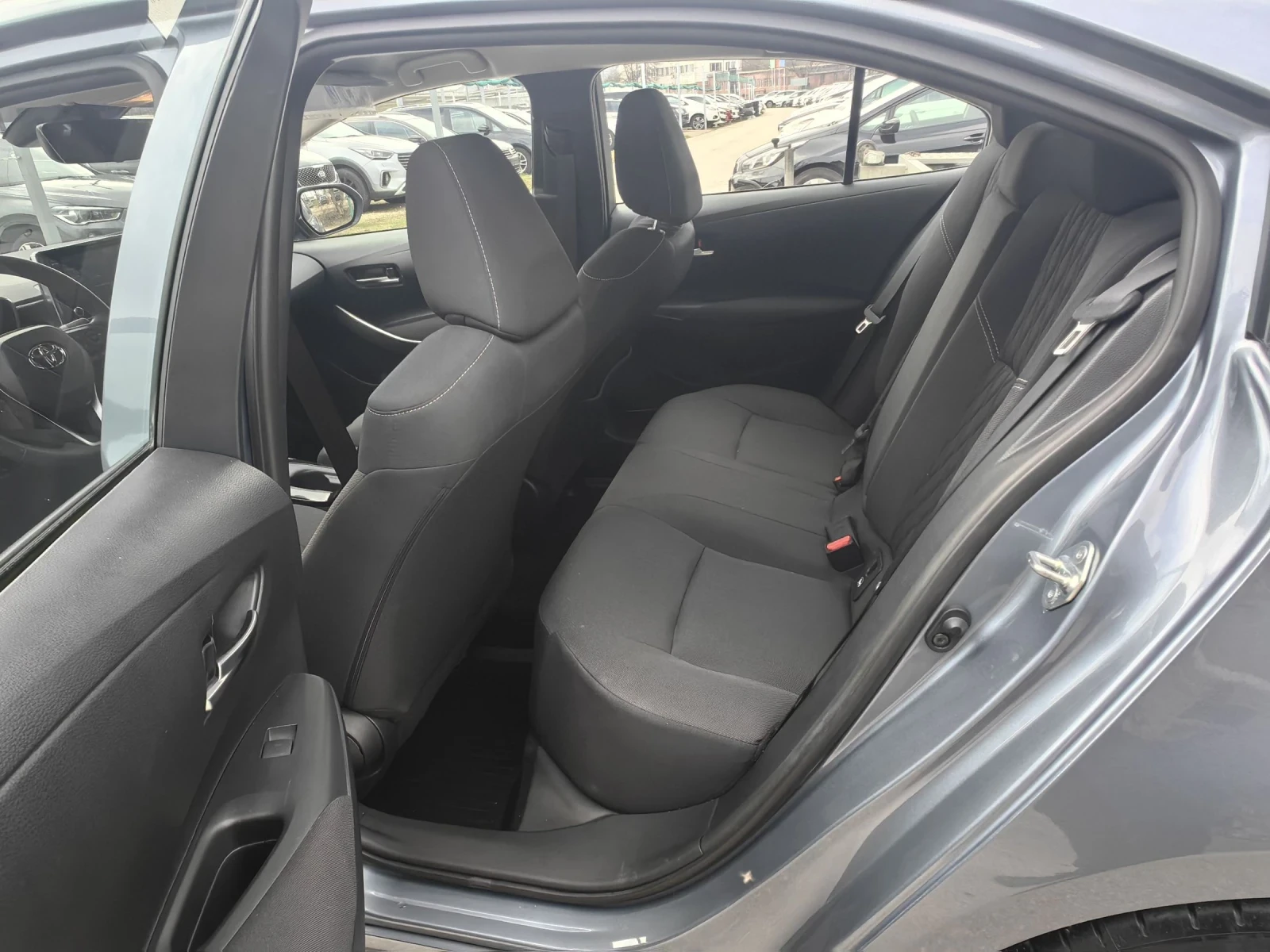 Toyota Corolla 1.5T/EXECUTIVE/ГАРАНЦИОННА ДО 2033г , снимка 15 - Автомобили и джипове - 54159293