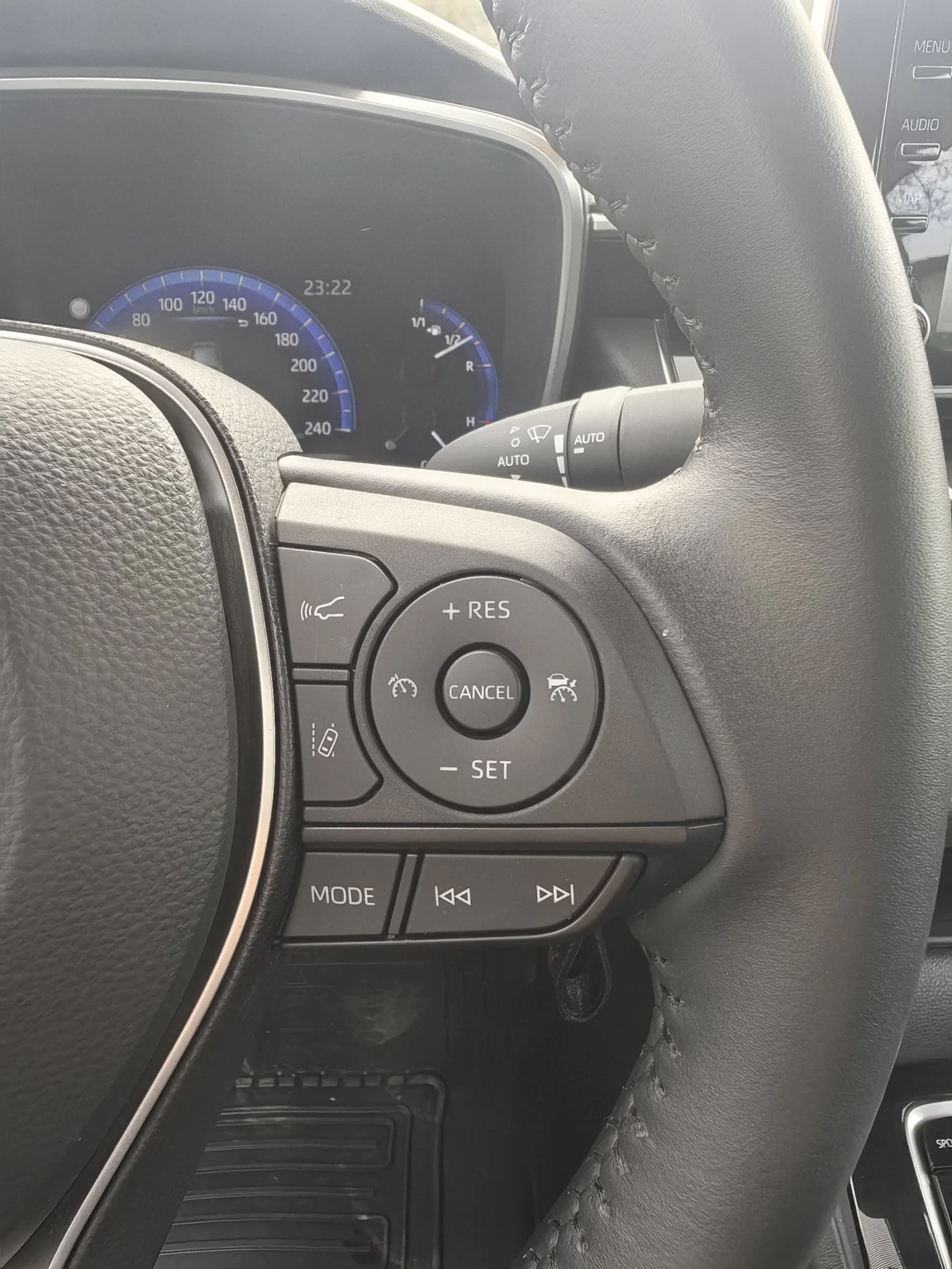 Toyota Corolla 1.5T/EXECUTIVE/ГАРАНЦИОННА ДО 2033г , снимка 12 - Автомобили и джипове - 54159293