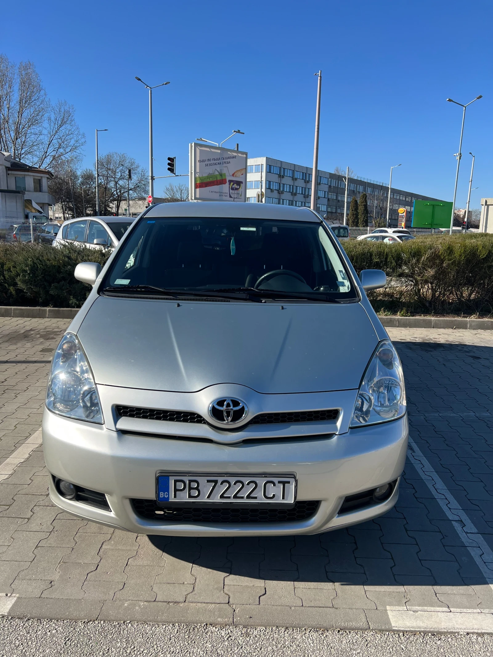 Toyota Corolla verso 2.2 136 к.с.