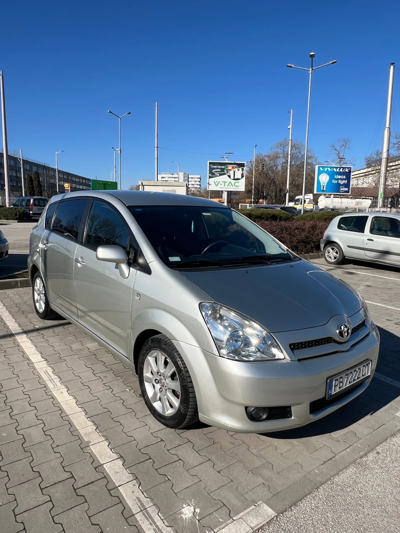 Toyota Corolla verso 2.2 136 к.с., снимка 3 - Автомобили и джипове - 54564390