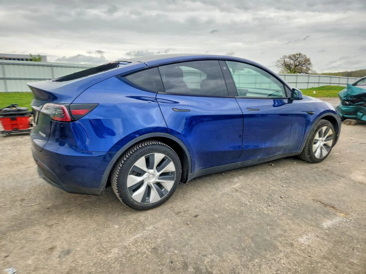 Tesla Model Y LONG RANGE DUAL MOTOR AWD ТЕРМОПОМПА* , снимка 4 - Автомобили и джипове - 54619777