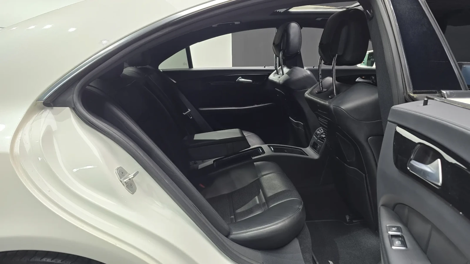 Mercedes-Benz CLS 63 AMG 360 / Подгрев / Обдухване, снимка 11 - Автомобили и джипове - 54724489