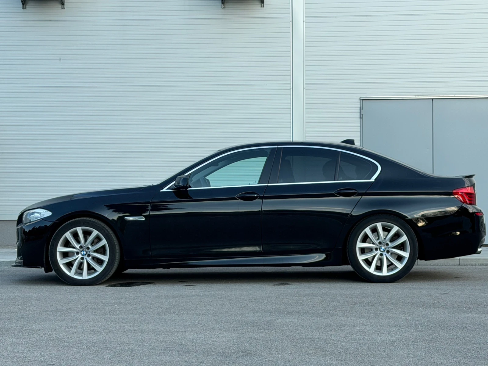 BMW 530 M-sport/Lizing/Navi/comfort/podgrev/obduhvane, снимка 2 - Автомобили и джипове - 54811627