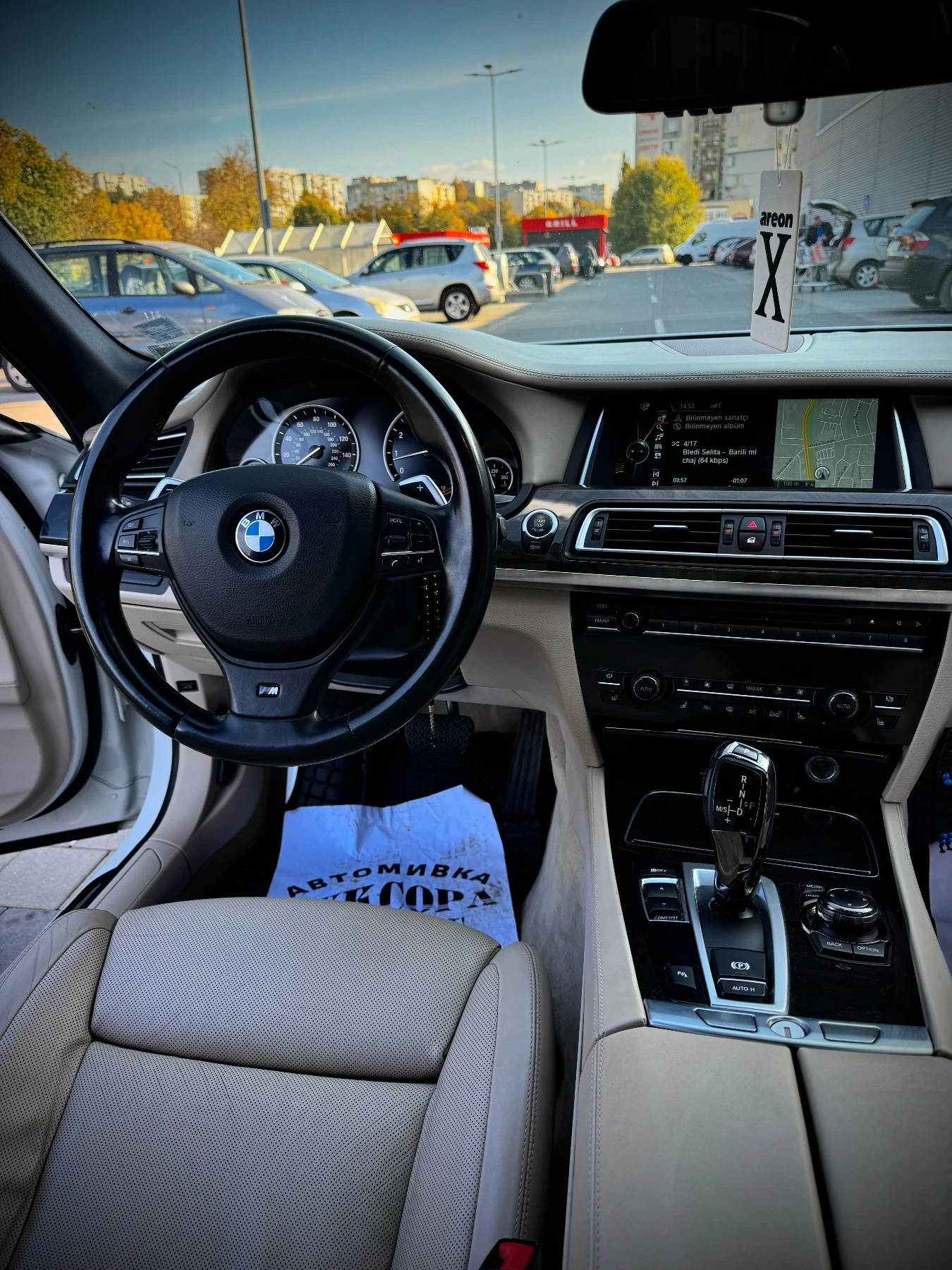 BMW 750, снимка 8 - Автомобили и джипове - 55790403