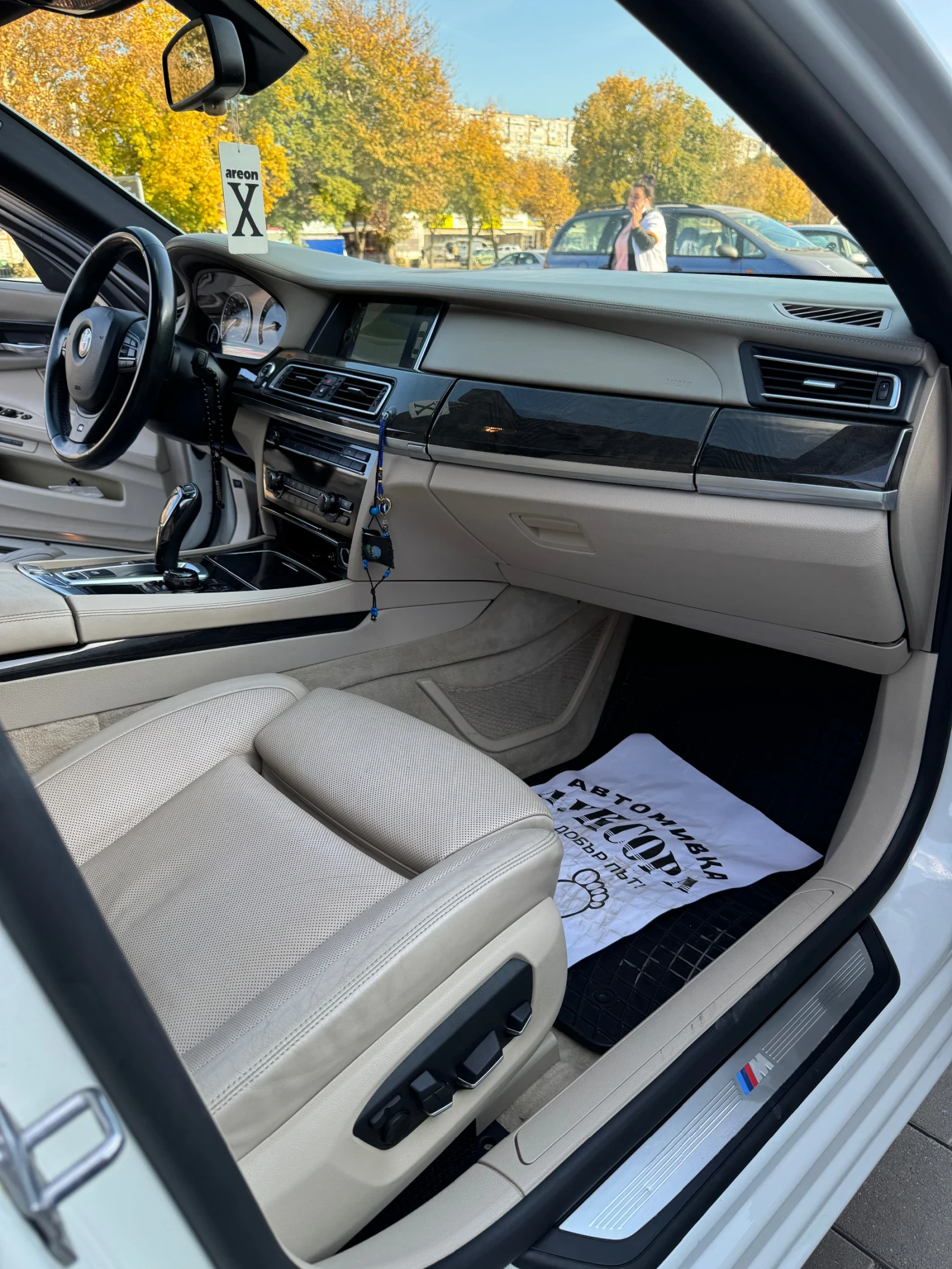 BMW 750, снимка 7 - Автомобили и джипове - 55790403