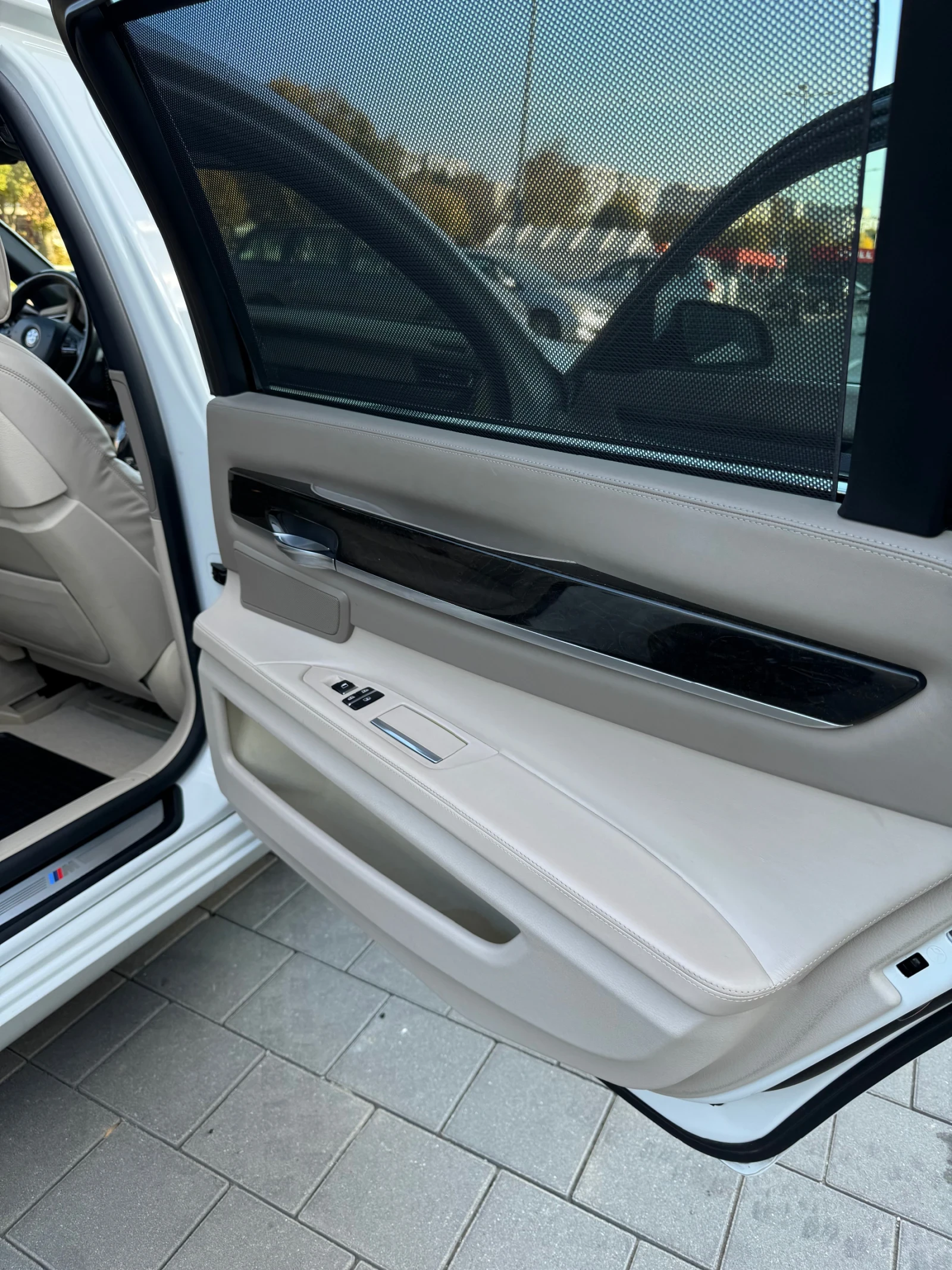 BMW 750, снимка 10 - Автомобили и джипове - 55790403