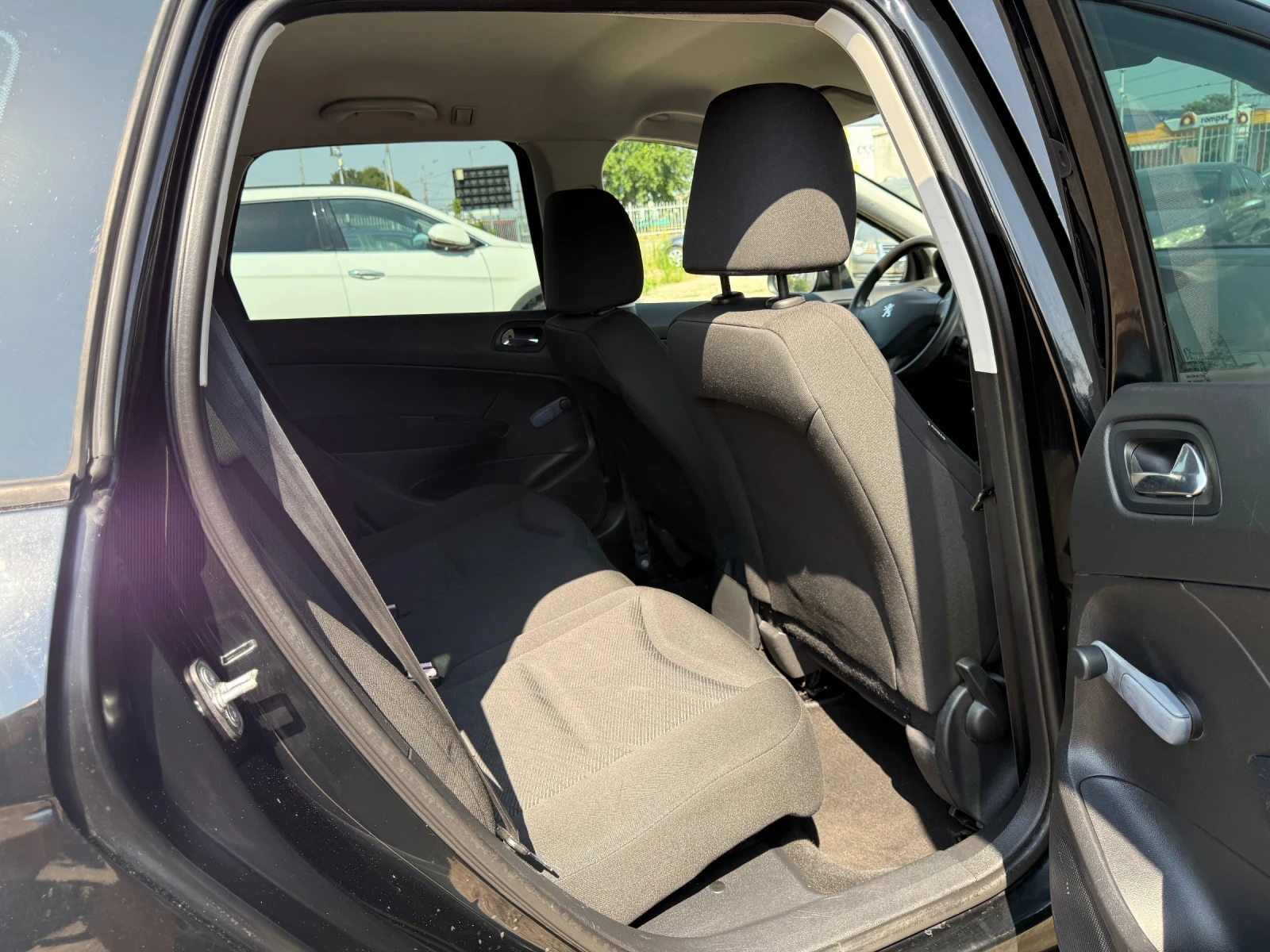 Peugeot 308 SW* 1.6HDi* Лизинг* Климатик, снимка 13 - Автомобили и джипове - 55848101