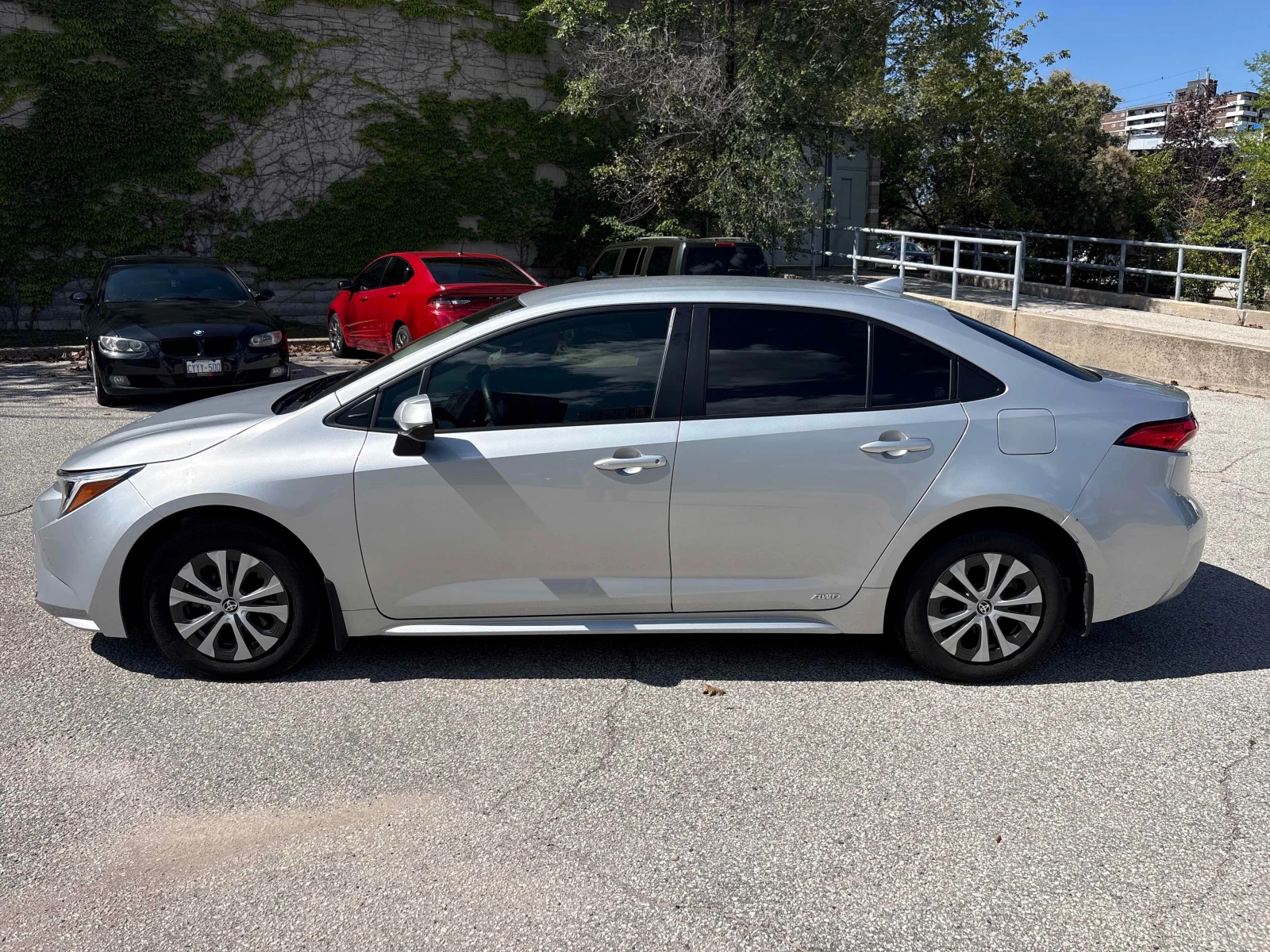Toyota Corolla * Hybrid * АВТОКРЕДИТ БЕЗ ПЪРВОНАЧАЛНА ВНОСКА* , снимка 2 - Автомобили и джипове - 56070224