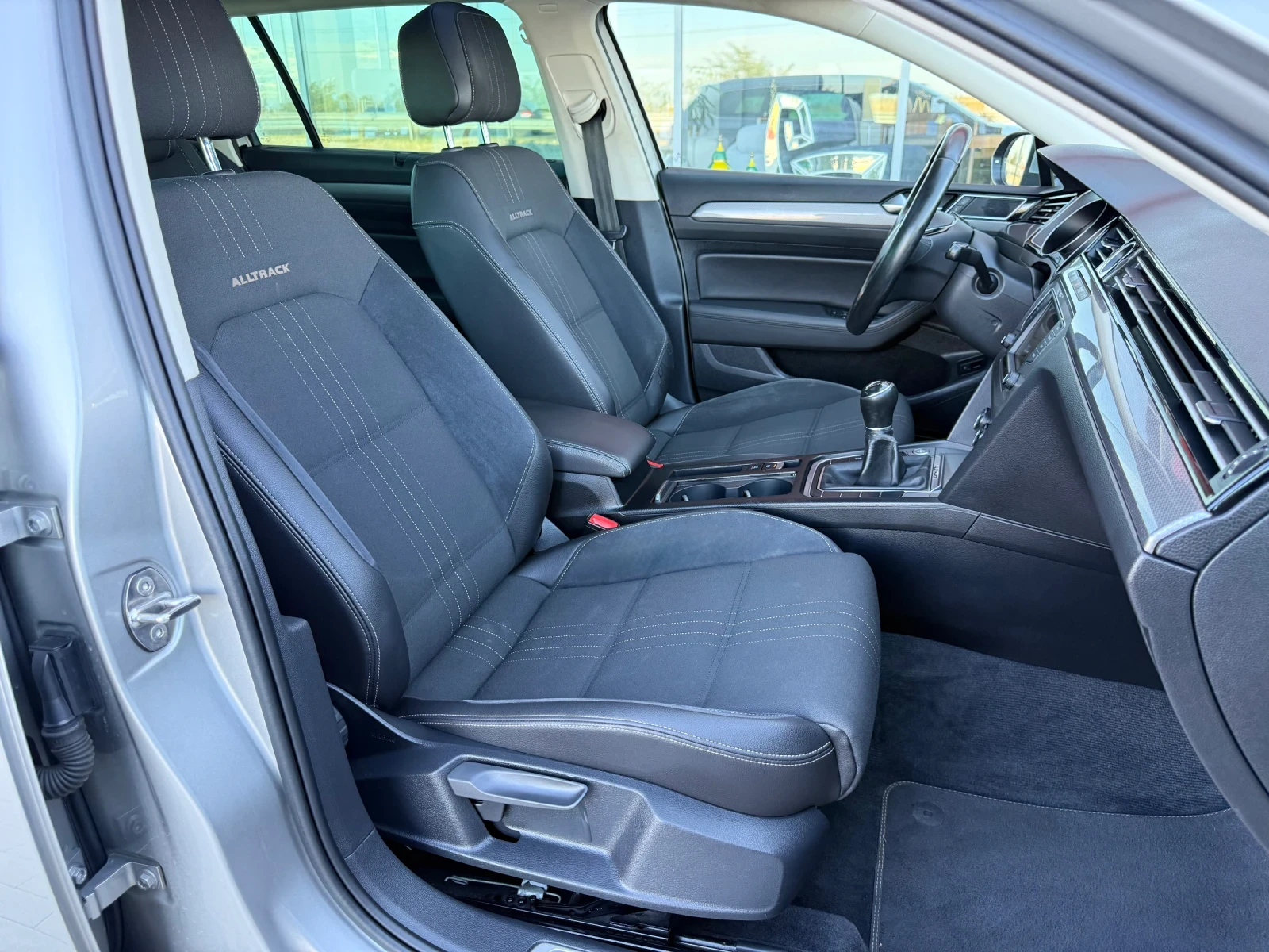VW Passat Alltrack 2.0 TDI / 4MOTION / HIGHLINE / PANORAMA | Mobile.bg � ����������� 12