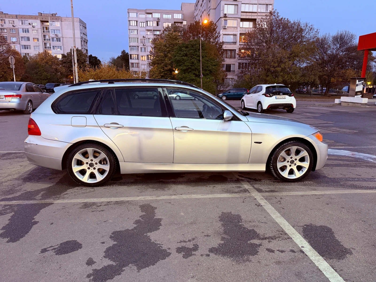 BMW 320, снимка 3 - Автомобили и джипове - 56648408
