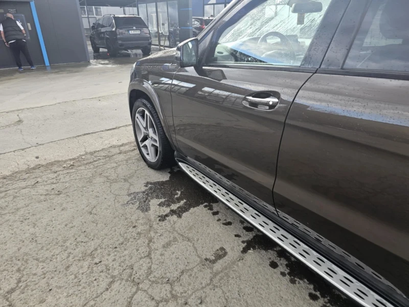 Mercedes-Benz GLS 500, снимка 9 - Автомобили и джипове - 48120543