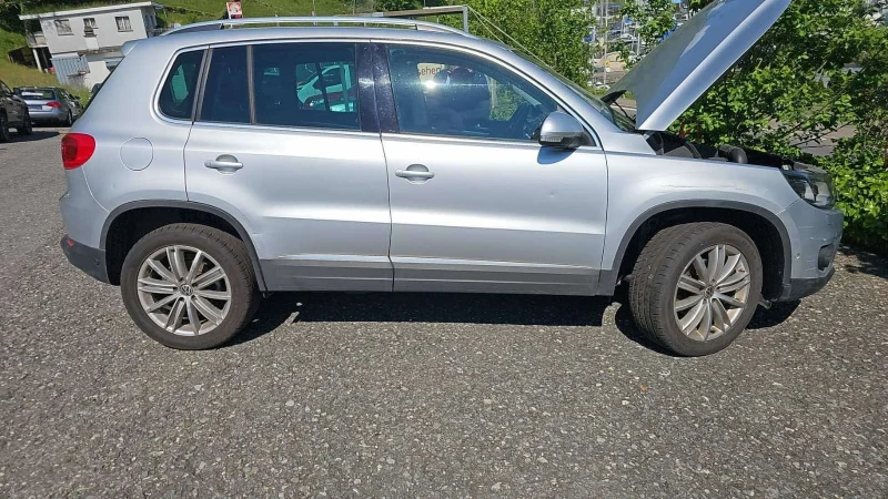 VW Tiguan 2.0 TSI 4?4, снимка 4 - Автомобили и джипове - 48840587