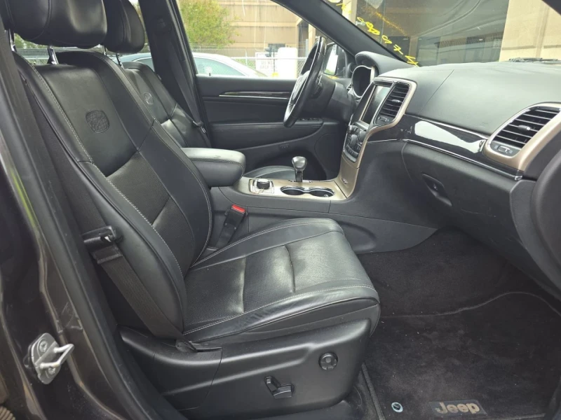 Jeep Grand cherokee 5.7* Камера* Обдухване* Подгреви* 8ZF* Keyless, снимка 6 - Автомобили и джипове - 52317914