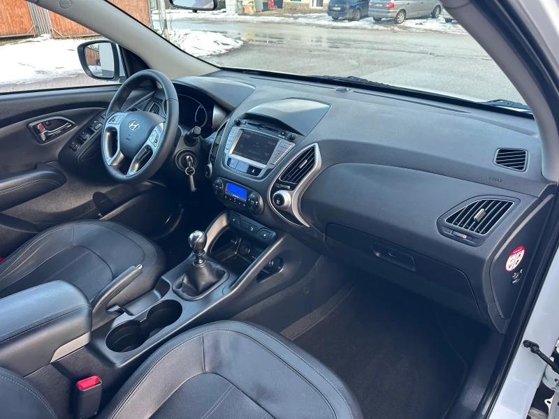 Hyundai IX35 2.0CRDI 4x4 Италия Exclusive, снимка 13 - Автомобили и джипове - 53076772
