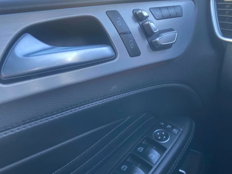 Mercedes-Benz GLE 43 AMG COUPE * CARFAX * БЕЗ ПЪРВОНАЧАЛНА ВНОСКА, снимка 11 - Автомобили и джипове - 53160906