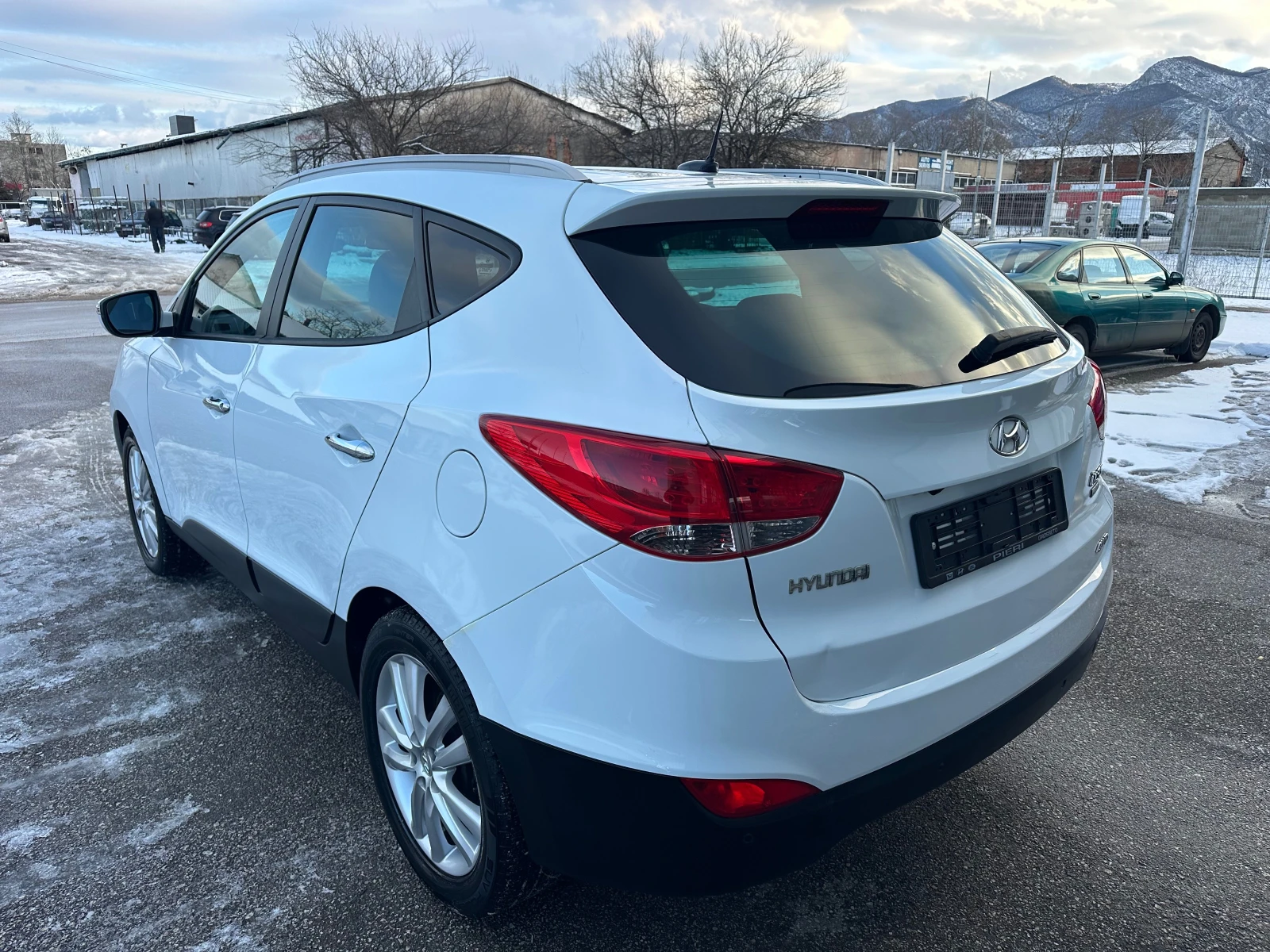 Hyundai IX35 2.0CRDI 4x4 Италия Exclusive - изображение 5