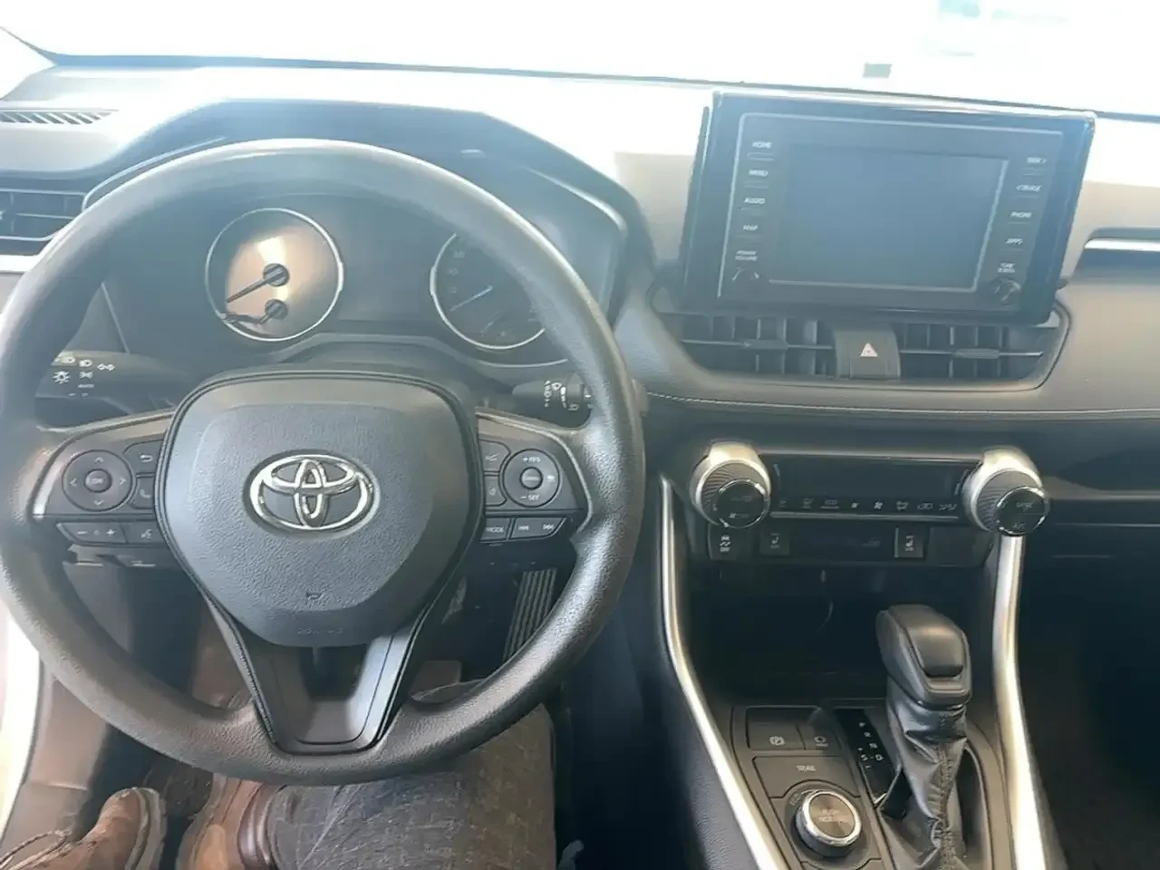 Toyota Rav4 LE AWD HYBRID CAM ОТ ТОЙОТА КАНАДА АДАПТИВЕН КРУИЗ, снимка 8 - Автомобили и джипове - 54653937