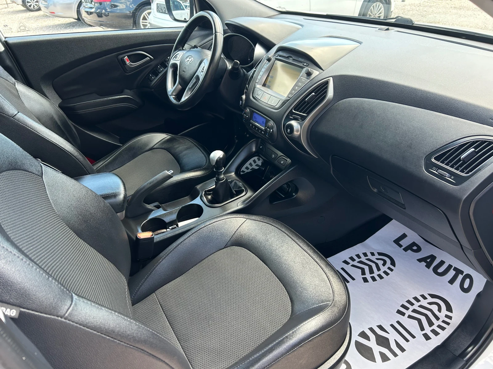 Hyundai IX35 * 1.7CRDI* Кожа* Навигация* LED* , снимка 8 - Автомобили и джипове - 54712723