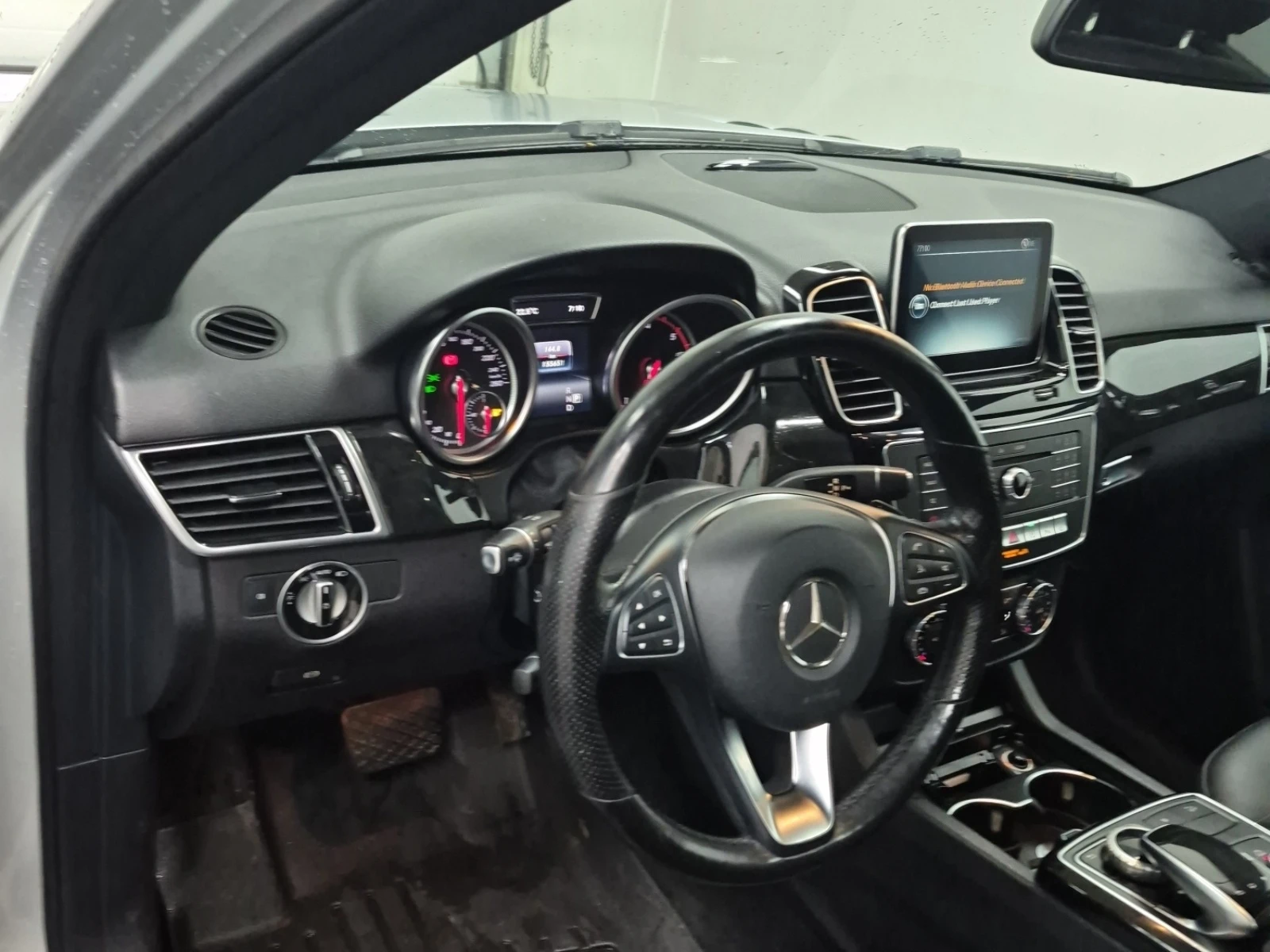 Mercedes-Benz GLE 350 D AMG * * CARFAX * * АВТО КРЕДИТ * * , снимка 8 - Автомобили и джипове - 55153329