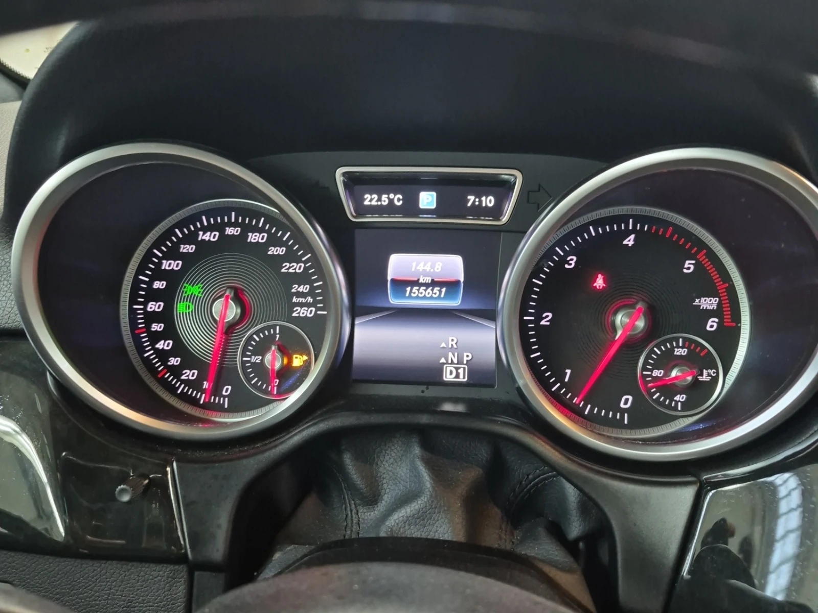 Mercedes-Benz GLE 350 D AMG * * CARFAX * * АВТО КРЕДИТ * * , снимка 10 - Автомобили и джипове - 55153329