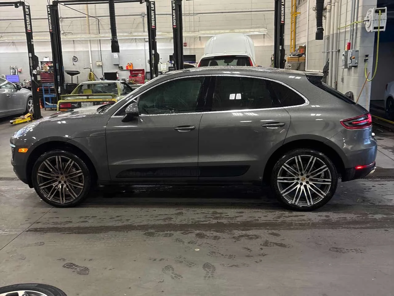 Porsche Macan * S * CARFAX * БЕЗ ПЪРВОНАЧАЛНА ВНОСКА, снимка 2 - Автомобили и джипове - 55415111