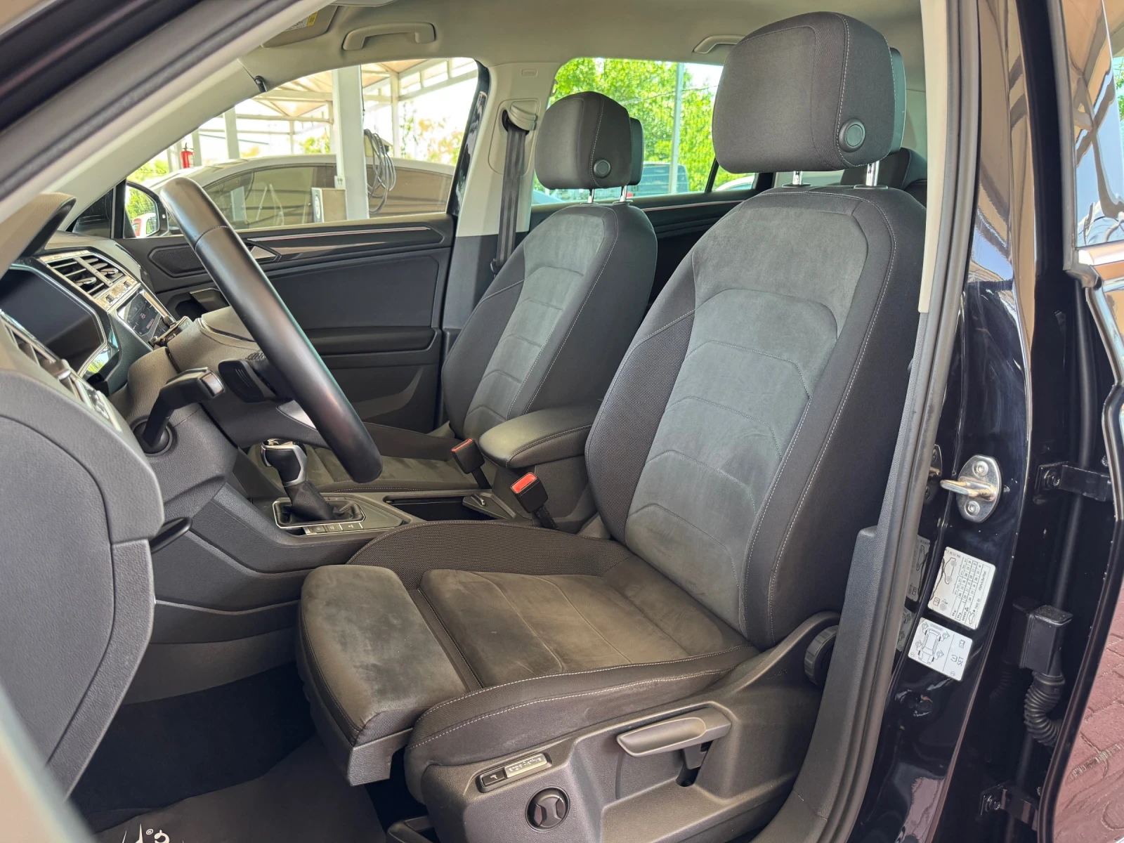 VW Tiguan 2.0TDI#IQ LIGHT#KEYLESS#DIGITAL#CAMERA, снимка 11 - Автомобили и джипове - 55496641