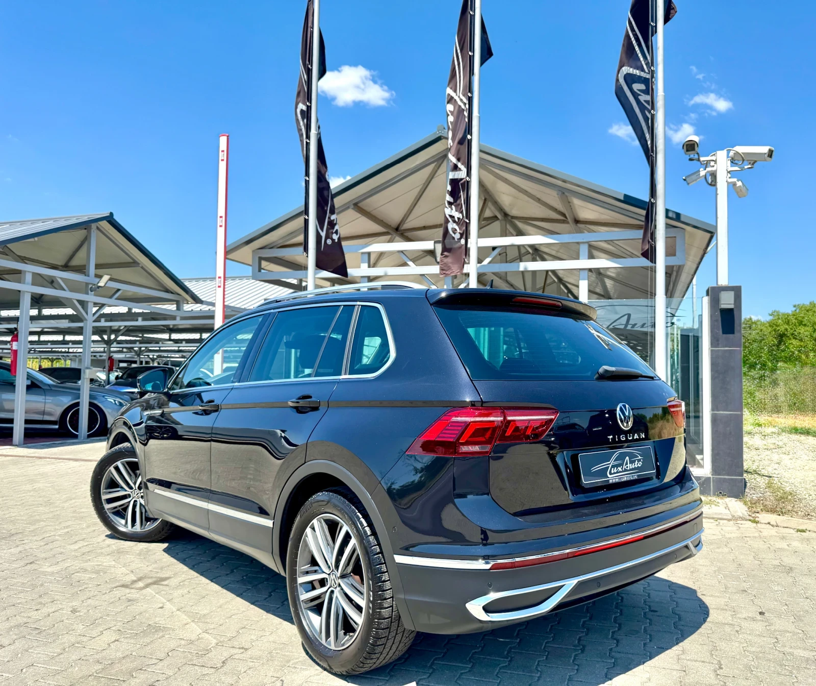 VW Tiguan 2.0TDI#IQ LIGHT#KEYLESS#DIGITAL#CAMERA, снимка 6 - Автомобили и джипове - 55496641
